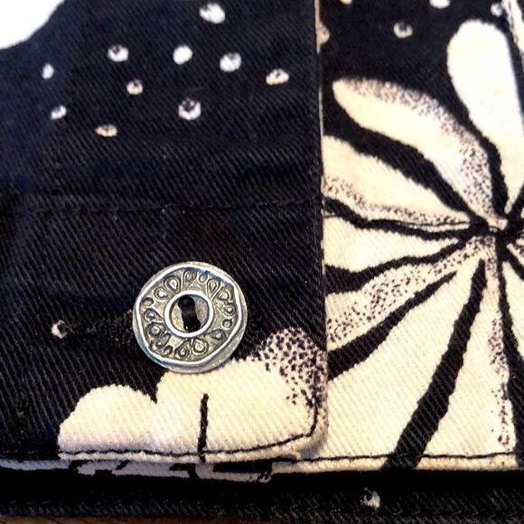 Chico’s button Jacket beautiful black and white patches of ferns leaves flowers - Picture 9 of 13